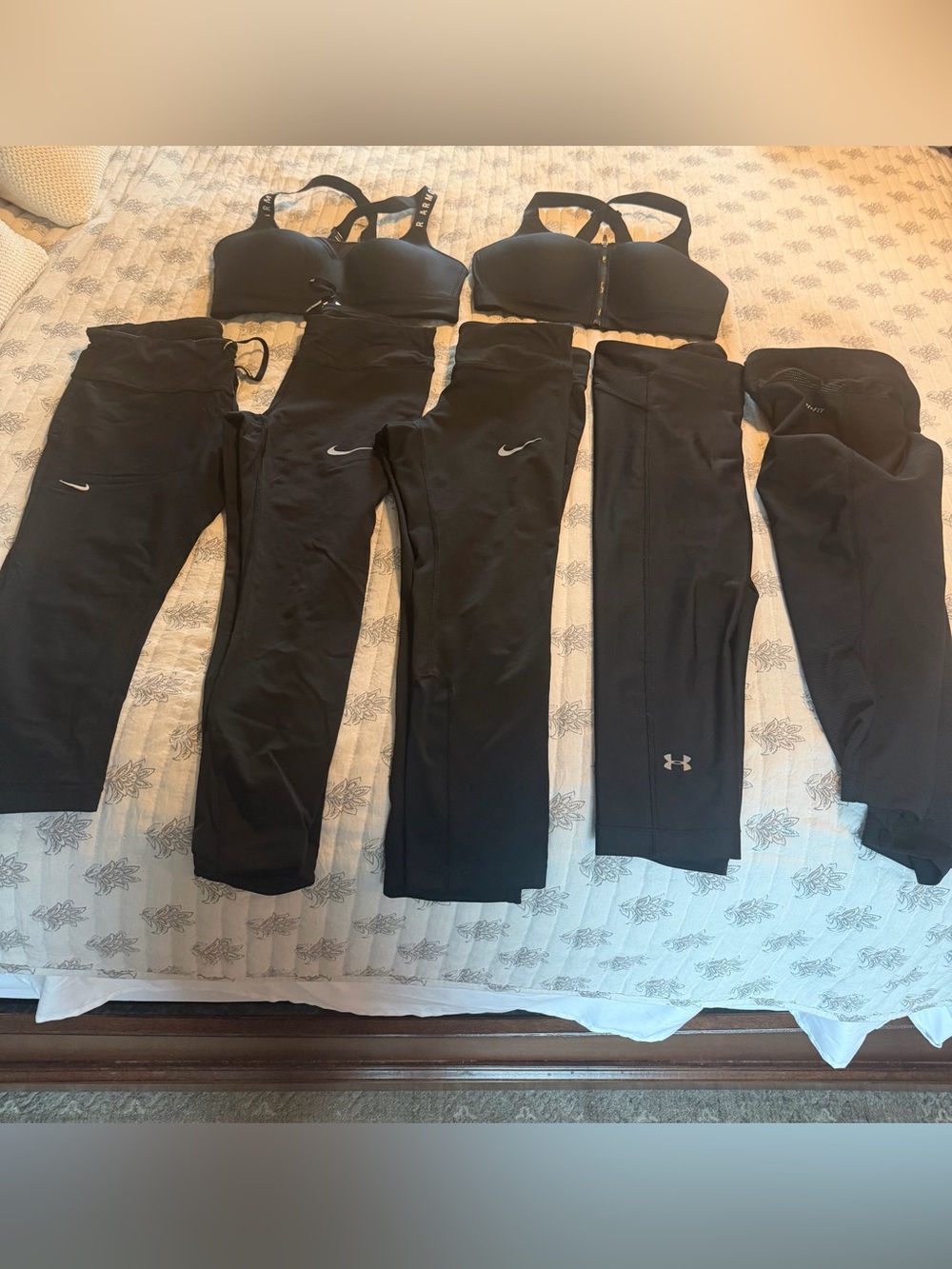 Nike & Under Armour Black Womens Athletic Leggings and workout bras Bundle